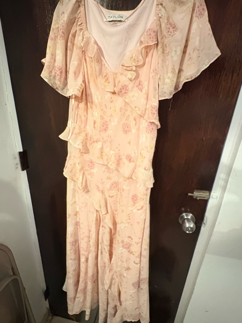 NWT Taylor Blush Floral Ruffle Maxi Dress. Size 12.